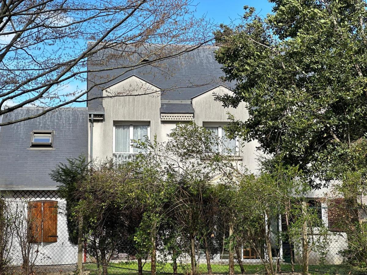 Maison De Longde-Appartement Avec 2 Chambres Villejuif Dış mekan fotoğraf